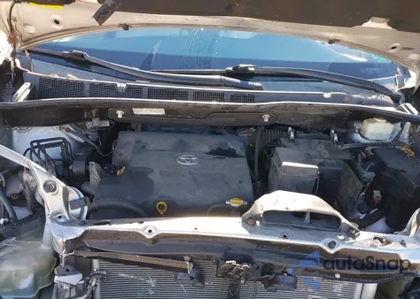 2012 Toyota Sienna Le V6 8 Passenger z USA, uszkodzony, nr VIN 5TDKK3DC1CS222881